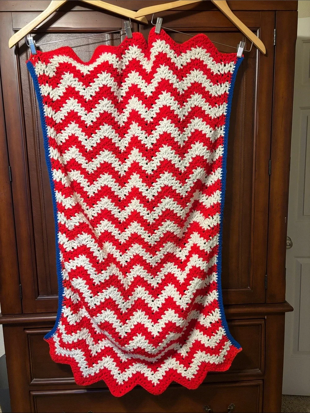 Vintage Crochet Lap Blanket Afghan Patriotic Scalloped Edges Red White Blue baby